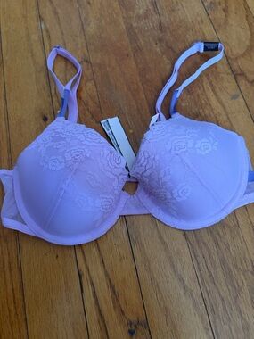 Victoria's Secret Lavender Lace Underwire Bra